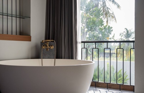 Khuekkhak Hotel | Discover Hotel Gahn: Guest Rated 9.4, Pool and Restaurant