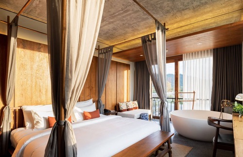 Khuekkhak Hotel | Discover Hotel Gahn: Guest Rated 9.4, Pool and Restaurant