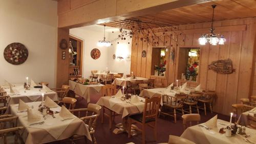 Kotschach-Mauthen Hotel | Discover Comfort at Hotel Gailberghöhe with Hot Tub & Breakfast