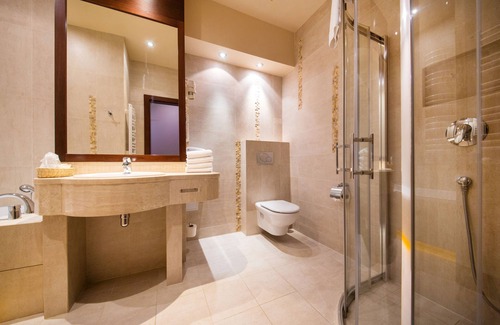 Oswiecim Hotel | Wellness Retreat at Hotel Galicja: Spa & Pool Bliss