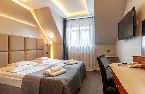 Oswiecim Hotel | Wellness Retreat at Hotel Galicja: Spa & Pool Bliss