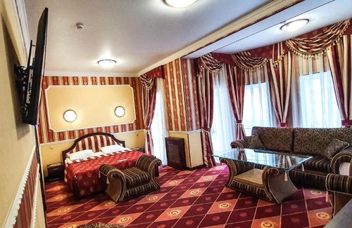 Volgograd Hotel | Welcoming Hotel Gallery Park Volgograd with Pool & Breakfast