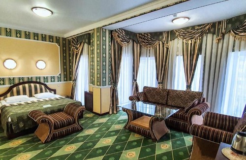 Volgograd Hotel | Welcoming Hotel Gallery Park Volgograd with Pool & Breakfast
