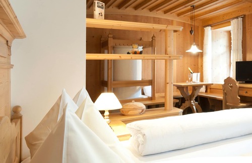 Stelvio Hotel | Explore Hotel Gallia: Guest Rated 9.8 & Family-Friendly Amenities