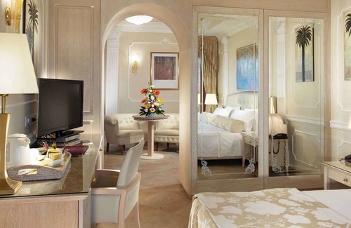 Pinarella Hotel | Relax at Hotel Gambrinus & Strand: 4-Star Comfort Awaits