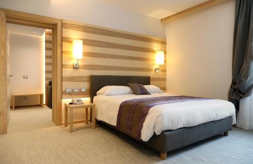Peschiera del Garda Hotel | Pet-Friendly Hotel Garden: Guest Rated 9/10 & Accessible