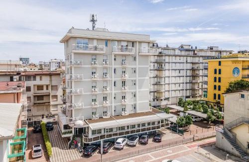 Jesolo Hotel | Discover Hotel Gardenia: Pet-Friendly with Ocean Views