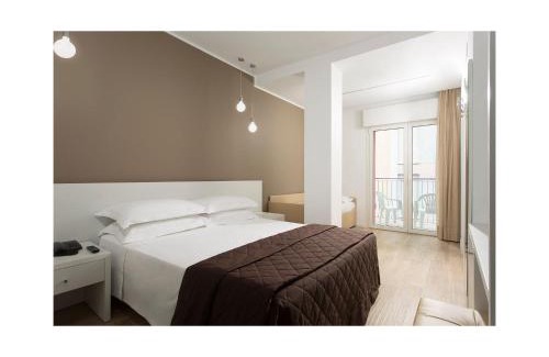 Jesolo Hotel | Discover Hotel Gardenia: Pet-Friendly with Ocean Views