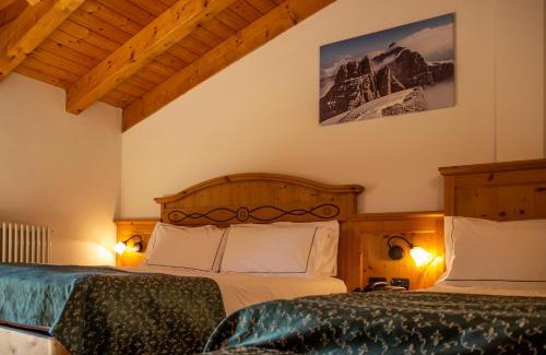Sant'Antonio di Mavignola Hotel | Hotel Garnì La Soldanella: Guest Rated 9.2 with Dining Options