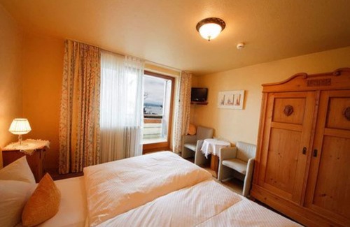 Immenstaad am Bodensee Hotel | Stay at Hotel Garni Gästehaus Merk with Breakfast & Family Fun