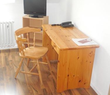 Hechtsheim Hotel | Welcoming Hotel Garni am Hechenberg: Pet-Friendly Getaway