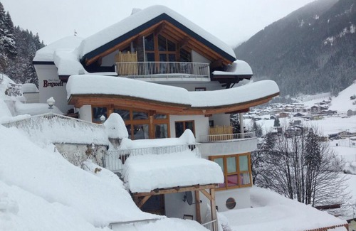 Kappl Hotel | Discover Hotel Garni Bergwelt: Oceanfront Oasis Awaits