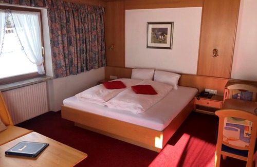 Kappl Hotel | Discover Hotel Garni Bergwelt: Oceanfront Oasis Awaits
