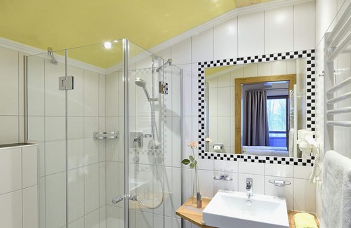Kappl Hotel | Relax at Hotel Garni Bergwelt with Pool and Spa Access