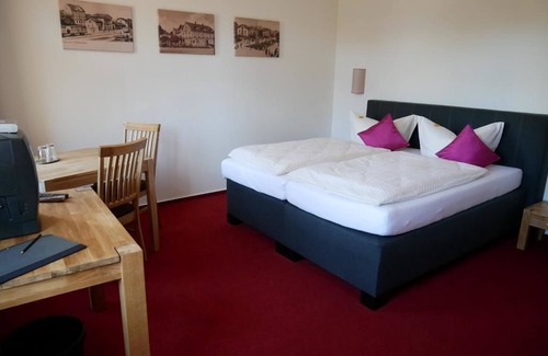 Niederwiesa Hotel | Relaxing Hotel Garni Brauhof Niederwiesa with Pool & Breakfast