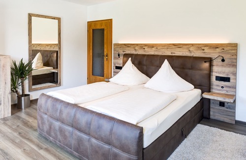 Merl Hotel | Relax at Hotel Garni Cafe im Hamm with Spa & Breakfast