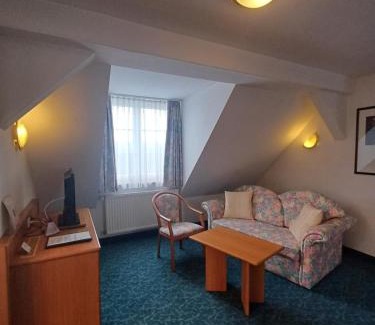 Hildburghausen Hotel | Pet-Friendly Retreat at Hotel Garni Eschenbach