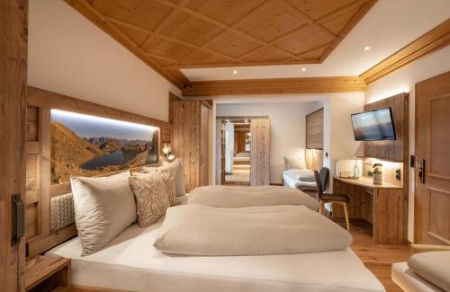 Mayrhofen Hotel | Relax at Hotel Garni Ferienhof: Oceanfront Oasis Awaits