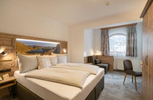 Mayrhofen Hotel | Relax at Hotel Garni Ferienhof: Oceanfront Oasis Awaits