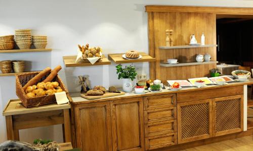 Vorderlanersbach Hotel | Elegant Hotel Garni Forelle: 4-Star Stay with Hot Tub