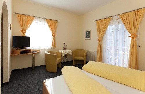 Oetztal-Bahnhof Bed & Breakfast | Guest Favorite: Hotel Garni Gletschertor with Hot Tub
