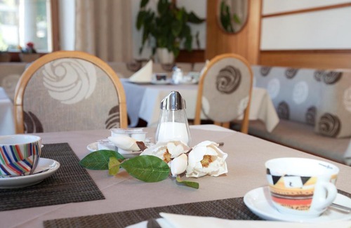 Oetztal-Bahnhof Bed & Breakfast | Guest Favorite: Hotel Garni Gletschertor with Hot Tub