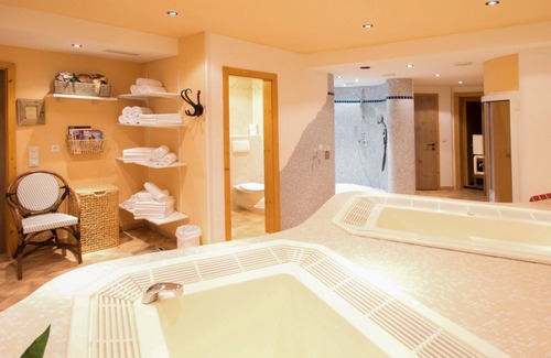 Soelden Hotel | Discover Comfort at Hotel Garni Hainbacherhof with Spa & Hot Tub