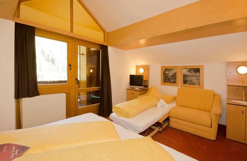 Soelden Hotel | Discover Comfort at Hotel Garni Hainbacherhof with Spa & Hot Tub