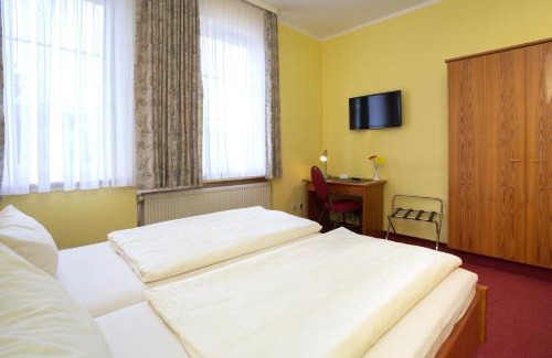 Osterode am Harz Hotel | Discover Hotel garni Harzer Hof: Cozy Stay with Breakfast