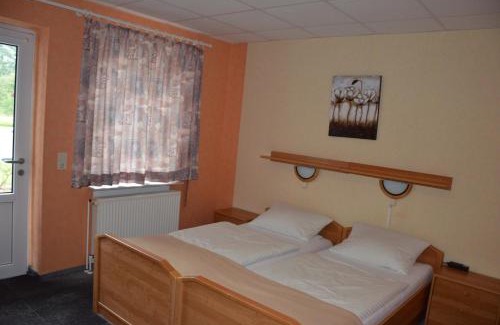 Wittmund Hotel | Discover Hotel-Garni "Hof von Hannover" - Pet Friendly Stay