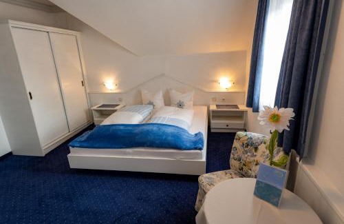 Medraz Hotel | Discover Hotel Garni Hubertus: Poolside Oceanfront Retreat