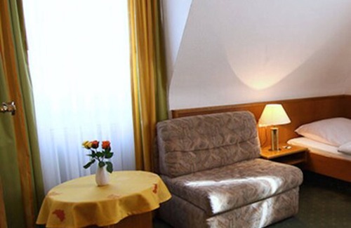 Ulm Hotel | Guest Rated Hotel Garni Lehrertal with Family-Friendly Dining