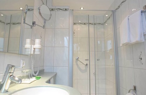 Ulm Hotel | Guest Rated Hotel Garni Lehrertal with Family-Friendly Dining