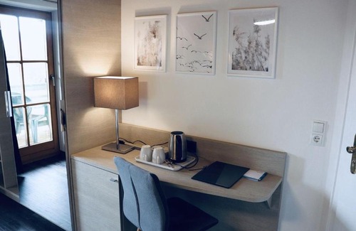 Prien am Chiemsee Hotel | Cozy Hotel Garni Möwe am See: Pet-Friendly Retreat, 9.2/10