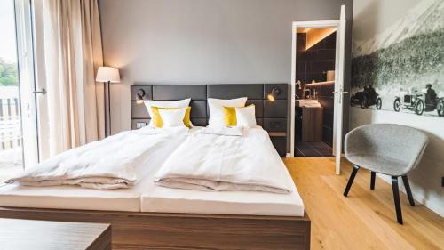 Dingolfing Hotel | Pet-Friendly Hotel Garni Maximilian with Breakfast Included
