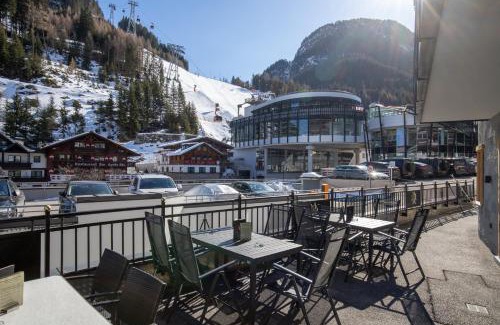Ischgl Hotel | Relax at Hotel Garni Monte Bianco - 4 Star with Spa & Hot Tub