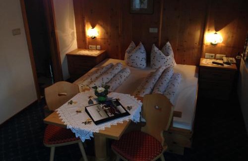 Soelden Hotel | Experience Relaxation at Hotel Garni Schönblick with Spa & Hot Tub