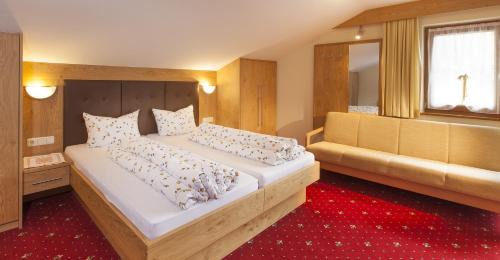 Soelden Hotel | Experience Relaxation at Hotel Garni Schönblick with Spa & Hot Tub