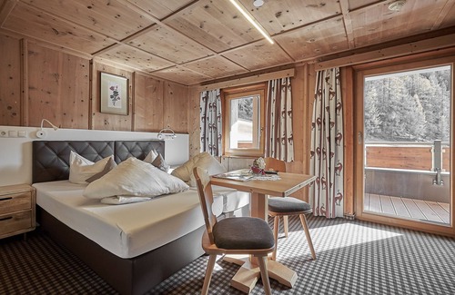 Soelden Hotel | Discover Hotel Garni Schönblick: Rated 9.4, Family-Friendly
