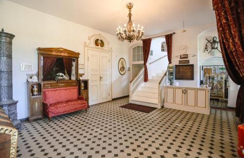 Herzberg Hotel | Inviting Stay at Hotel Schloss Grochwitz with Breakfast & Hot Tub
