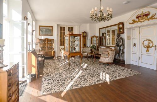 Herzberg Hotel | Inviting Stay at Hotel Schloss Grochwitz with Breakfast & Hot Tub