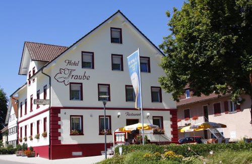Ailingen Hotel | Pet-Friendly Getaway at Hotel Garni Traube - Rated 8/10