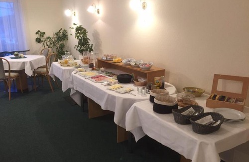 Schmargendorf House | Pet-Friendly Hotel Garni Zur Mühle with Breakfast & Kitchen