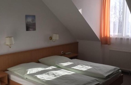 Schmargendorf House | Pet-Friendly Hotel Garni Zur Mühle with Breakfast & Kitchen