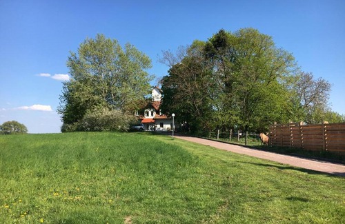 Schmargendorf House | Pet-Friendly Hotel Garni Zur Mühle with Breakfast & Kitchen