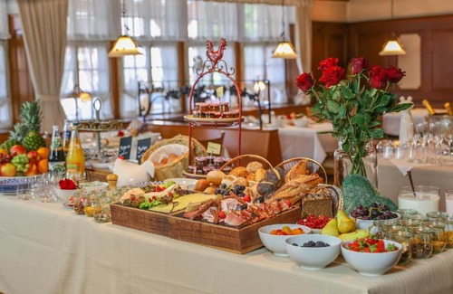 Unterglottertal Hotel | Comfortable Stays at Hotel-Gasthaus Goldener Engel