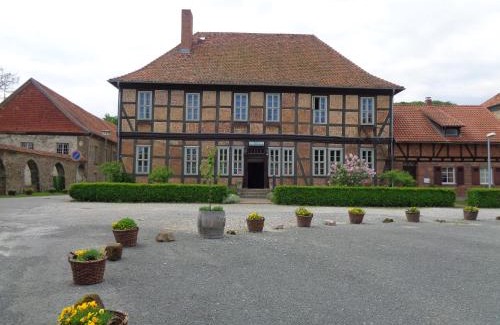 Blankenburg Hotel | Budget-Friendly Hotel Gasthaus Weisser Mönch with Breakfast