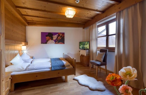 Erl House | Pet-Friendly Hotel Gasthof Blaue Quelle with Breakfast Included