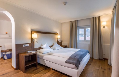 Erl House | Pet-Friendly Hotel Gasthof Blaue Quelle with Breakfast Included