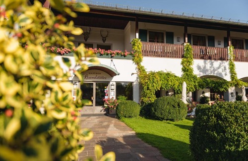 Liefering Hotel | Relax at Hotel Gasthof Brandstätter - 4-Star Oceanfront Retreat